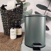 Pedalhink med softclose-lock – Grå 3 liter