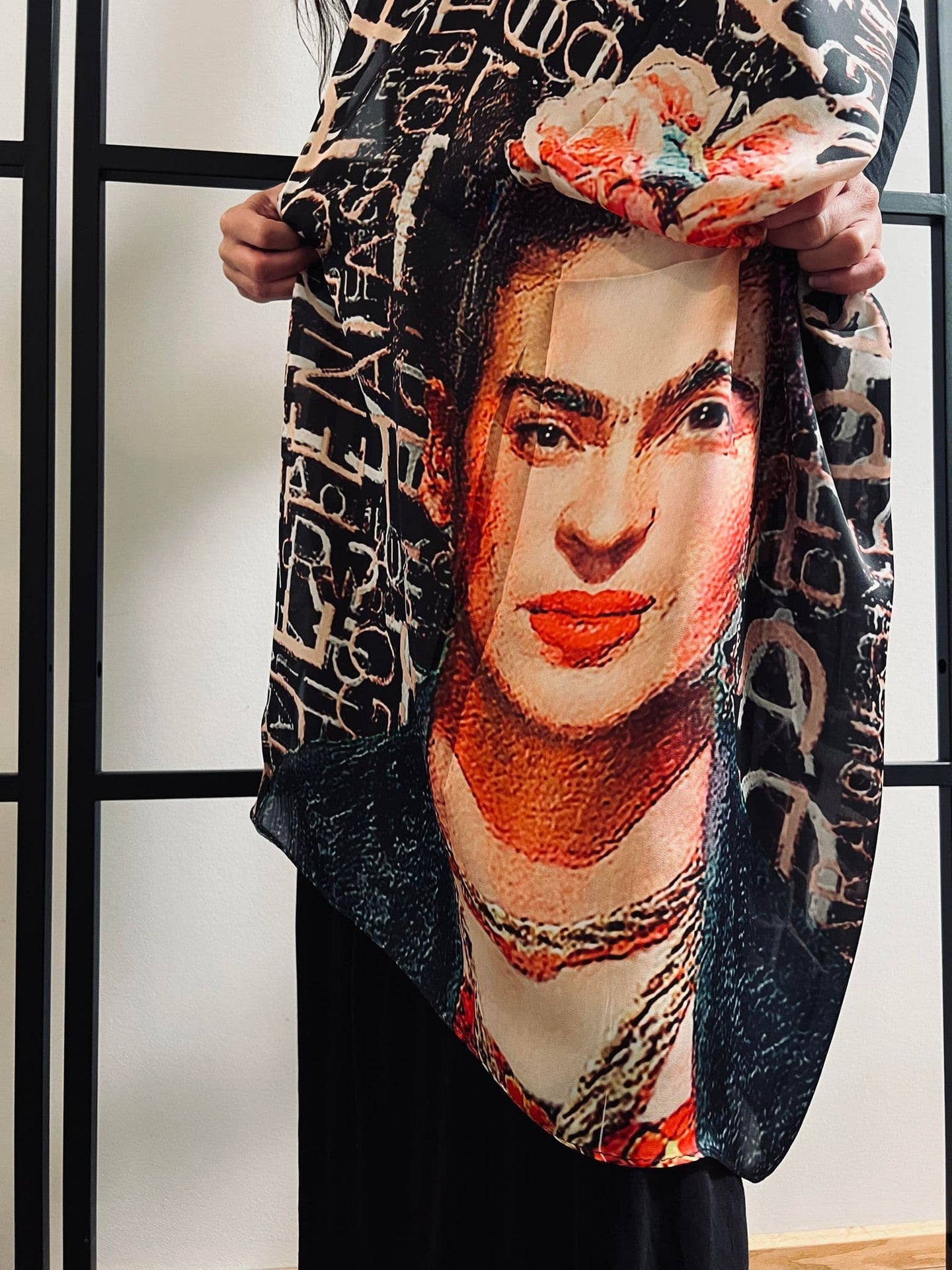 Tørklæde Frida Kahlo - VIAMAJA.DK