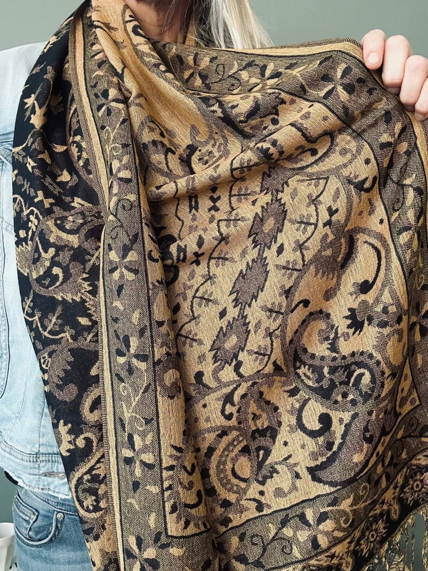 Tørklæde Paisley – Gylden - VIAMAJA.DK