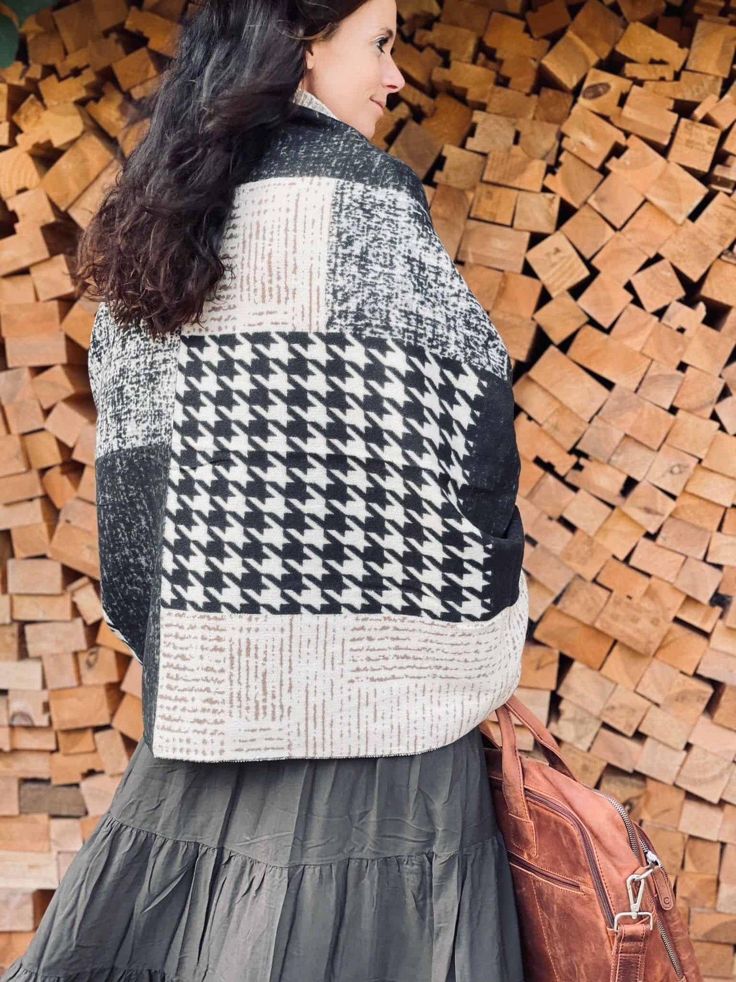 Tørklæde – patchwork Black - VIAMAJA.DK