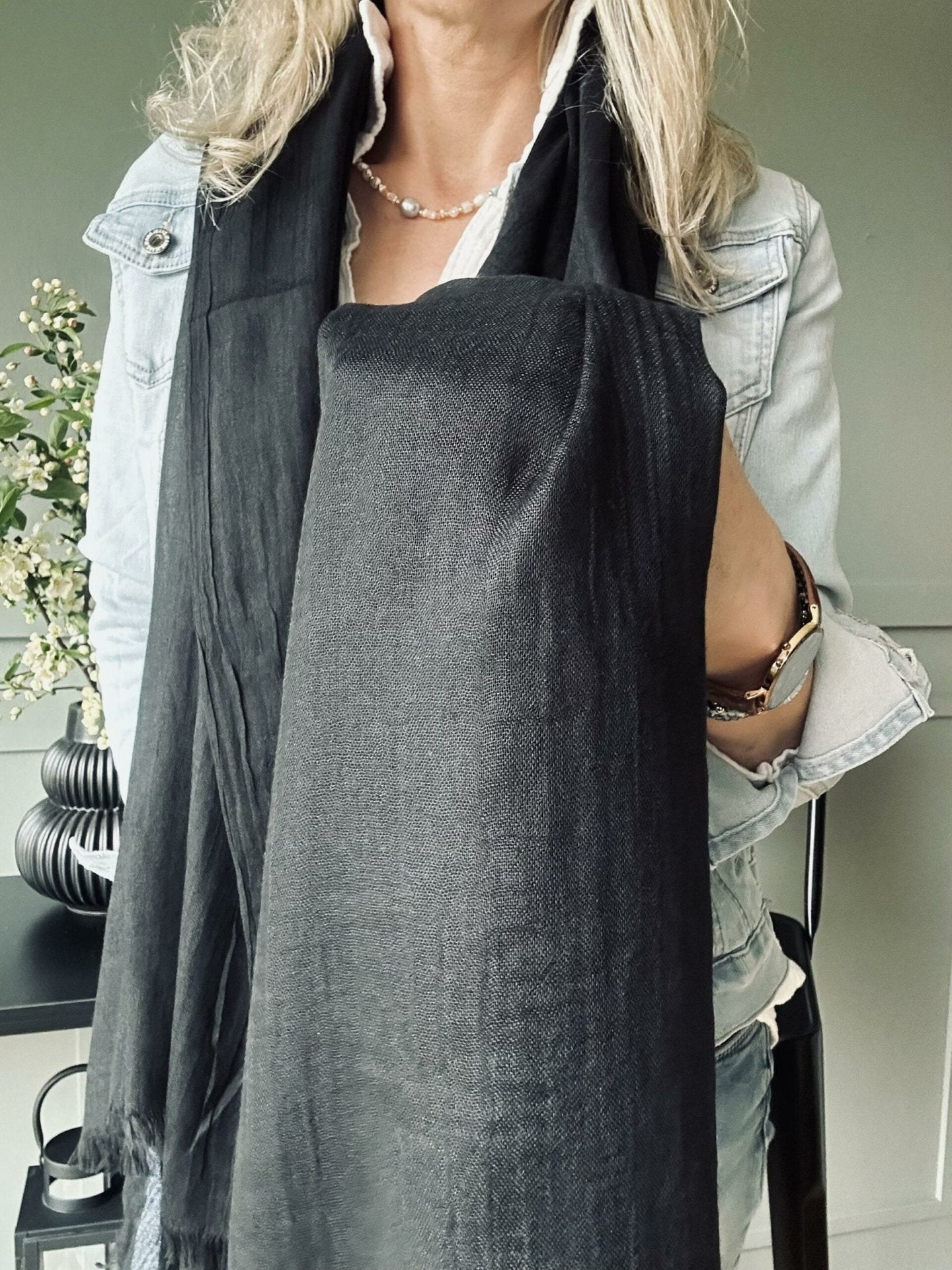 Tørklæde Simple black - VIAMAJA.DK