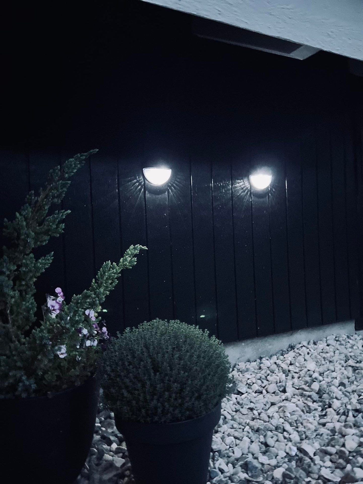 Væglampe med solceller - VIAMAJA.DK