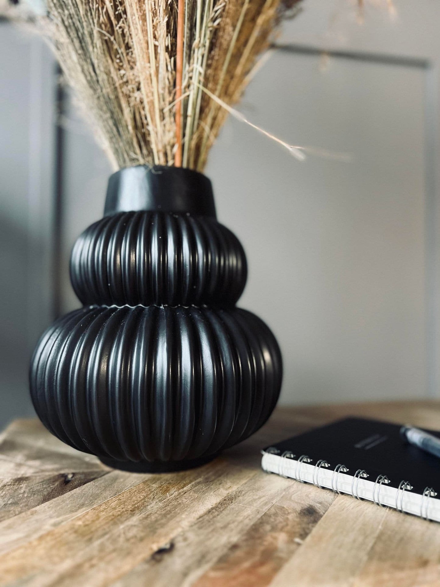 Vase - BLACK SHAPE - VIAMAJA.DK