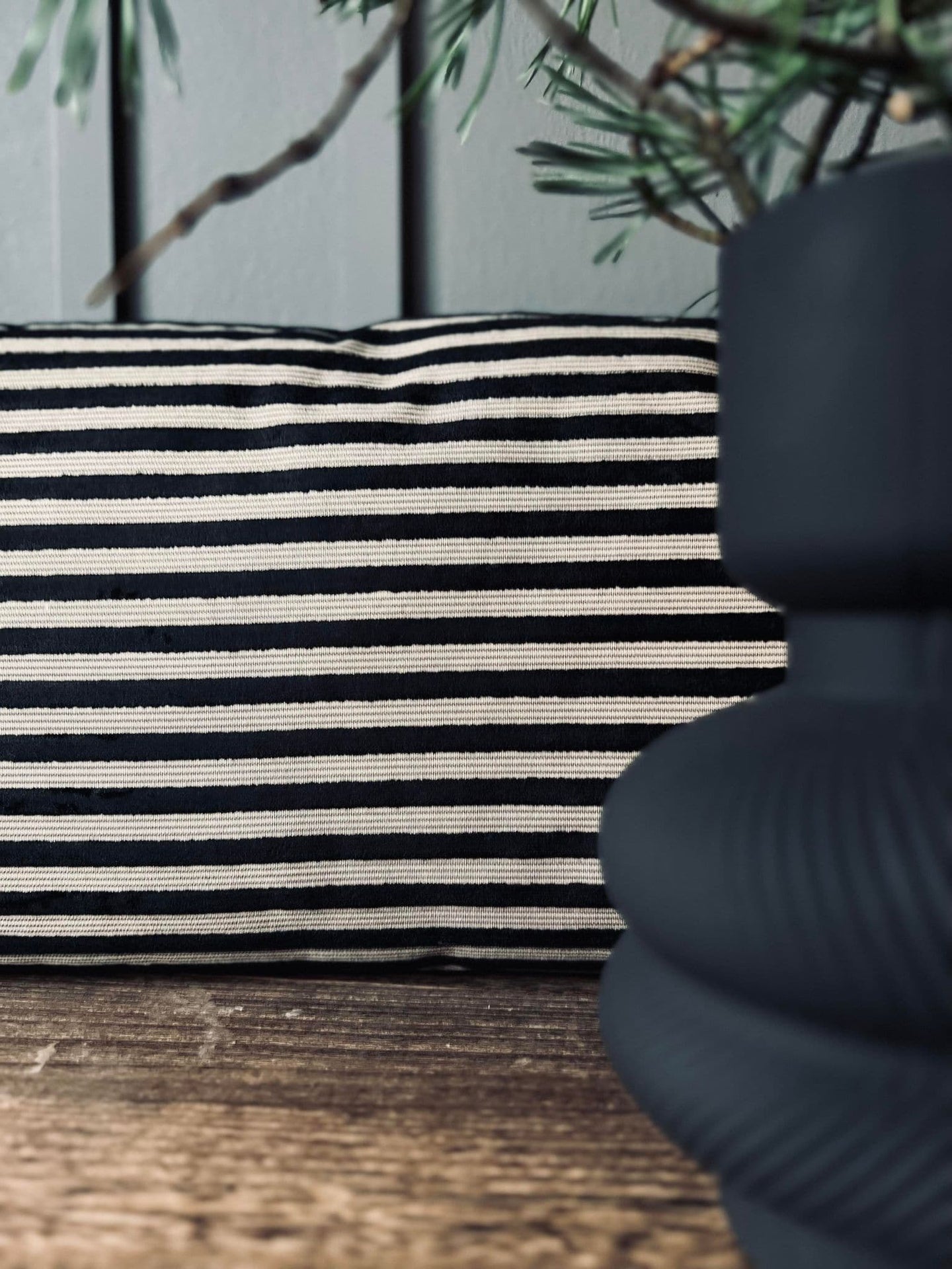 Vase i sort glas - VIAMAJA.DK