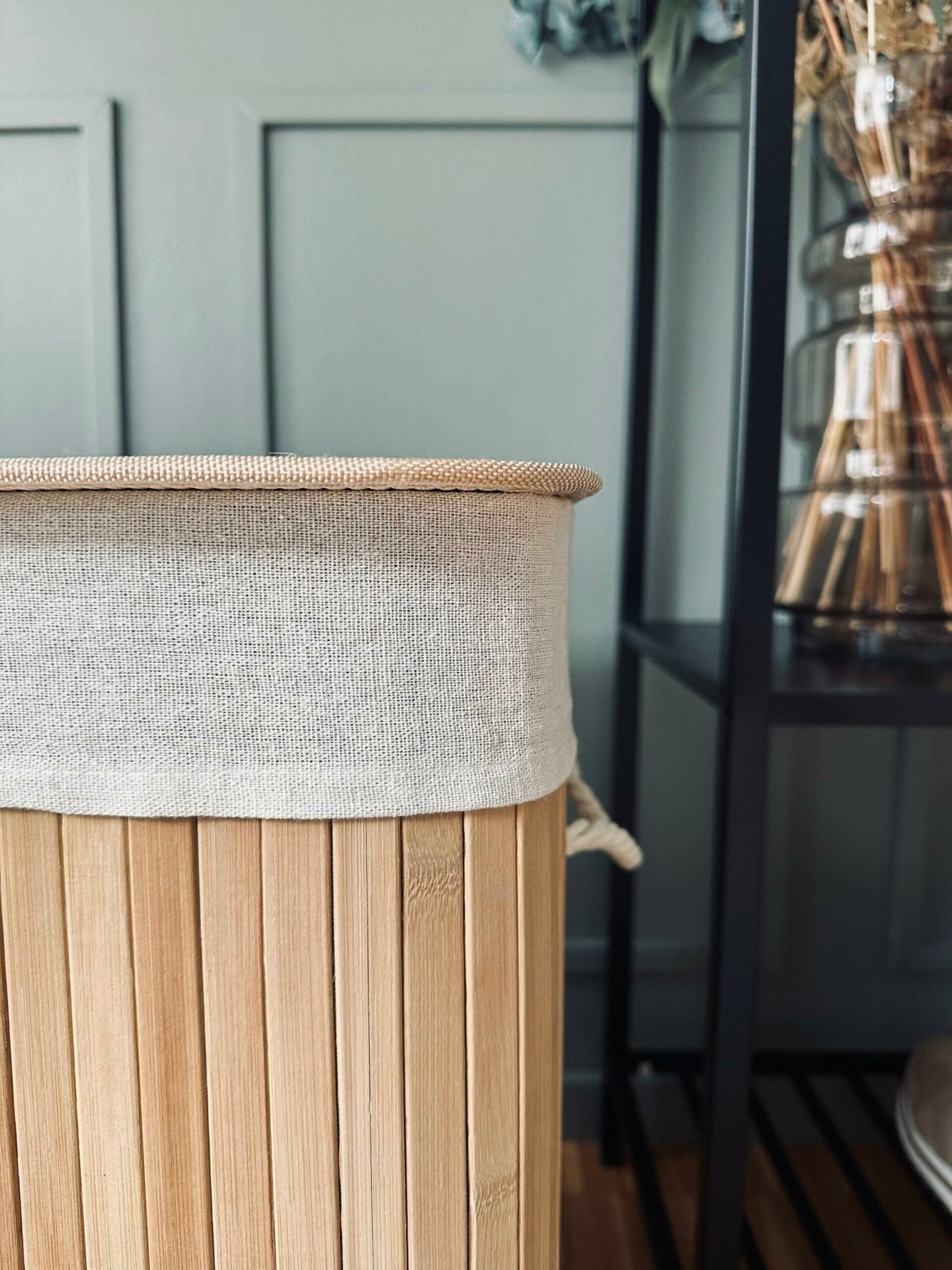 Vasketøjskurv – Bambus med tre rum - VIAMAJA.DK