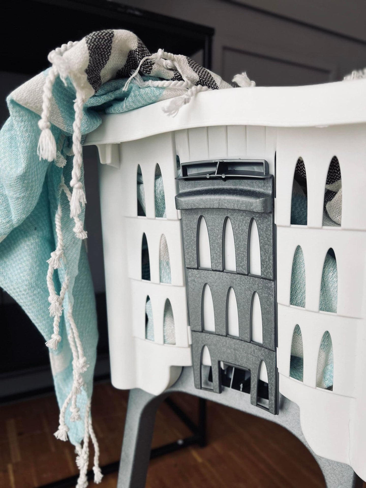 Vasketøjskurv med fordbar ben - VIAMAJA.DK