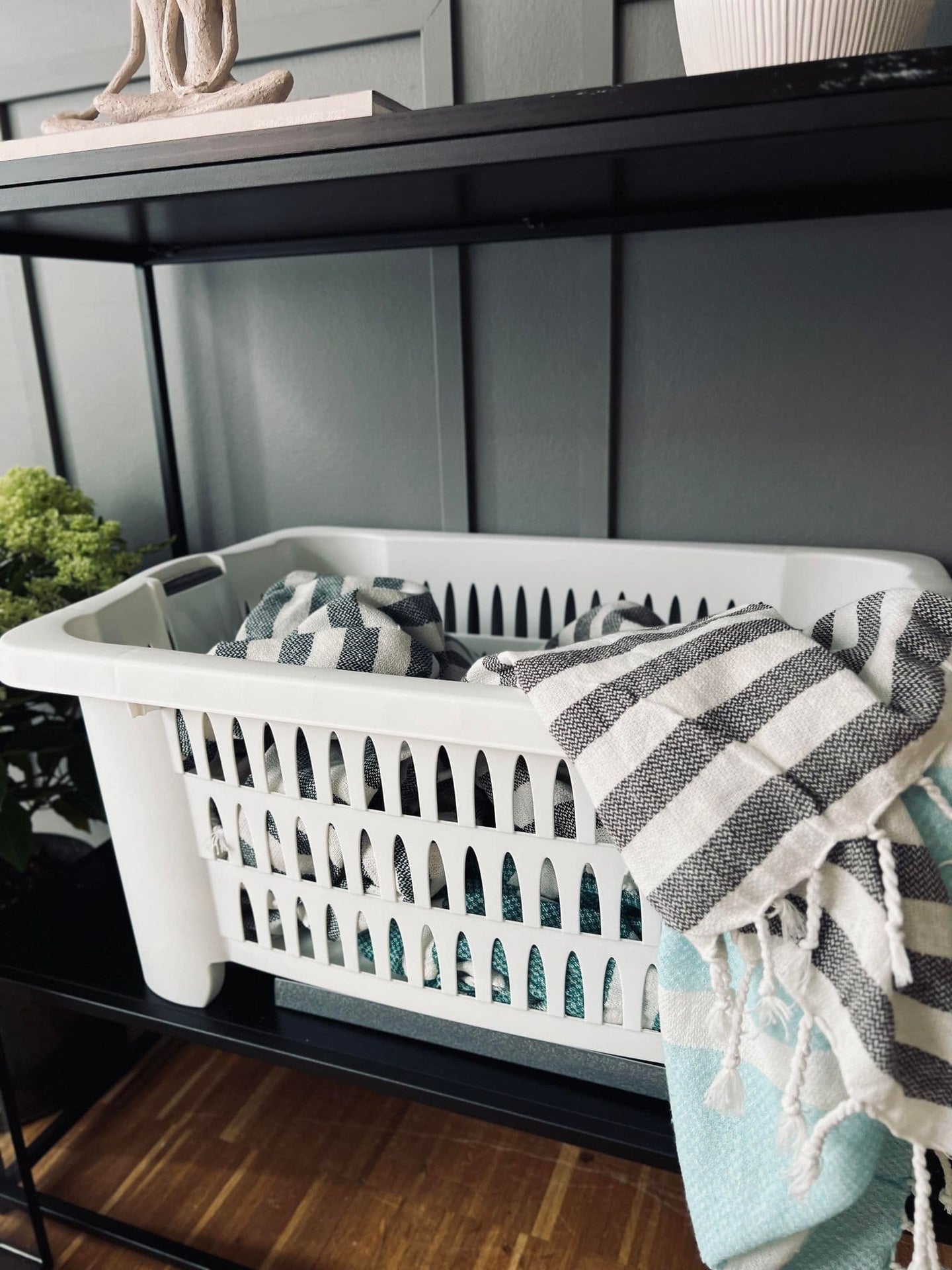 Vasketøjskurv med fordbar ben - VIAMAJA.DK