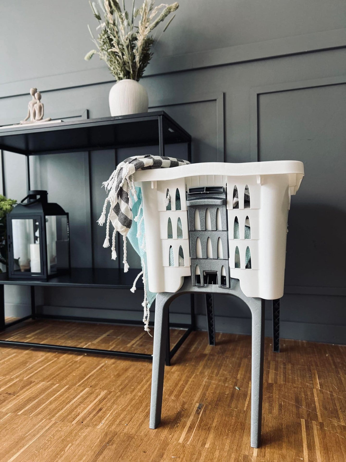 Vasketøjskurv med fordbar ben - VIAMAJA.DK