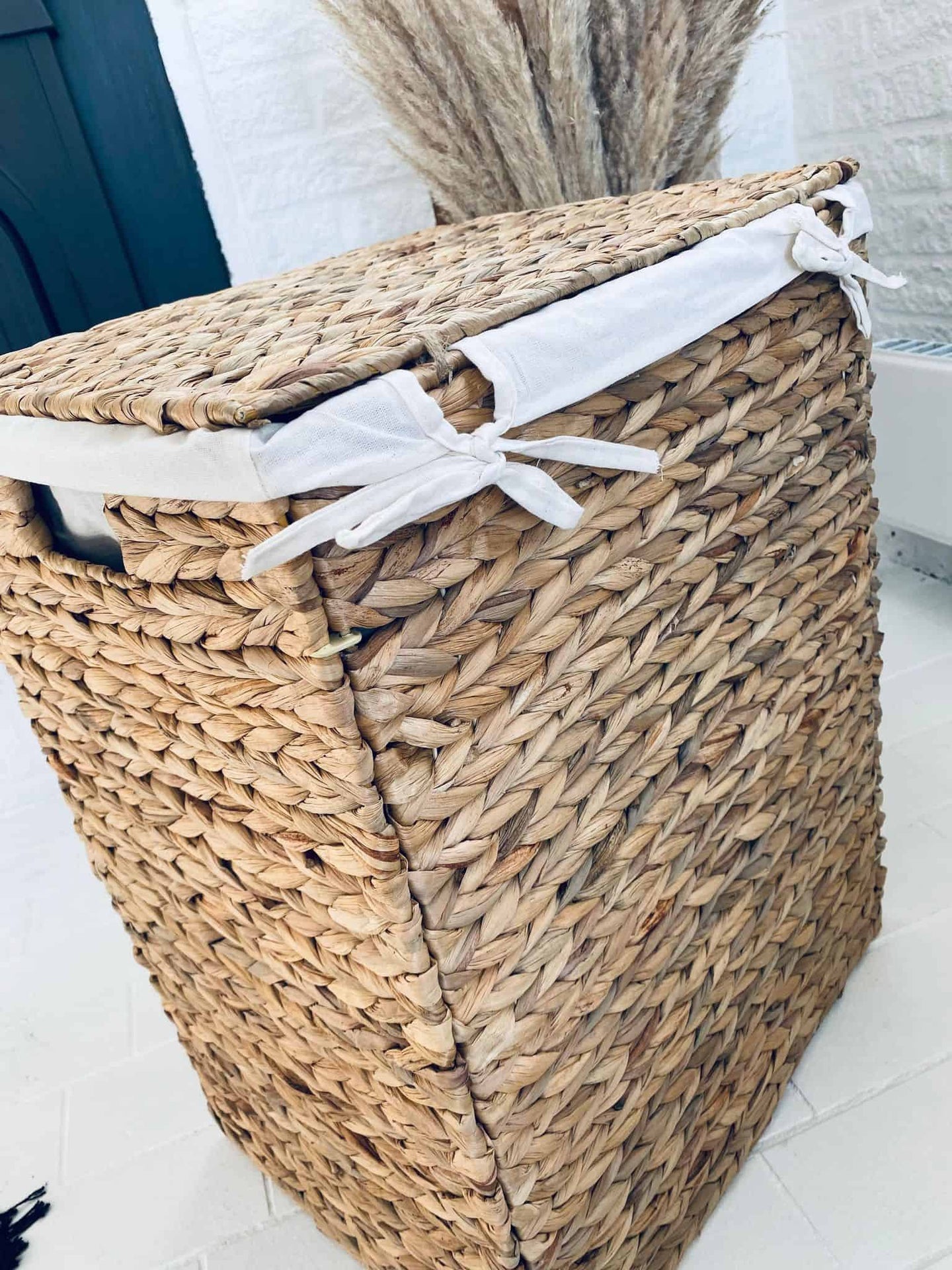 Vasketøjskurv med låg og inderpose - VIAMAJA.DK