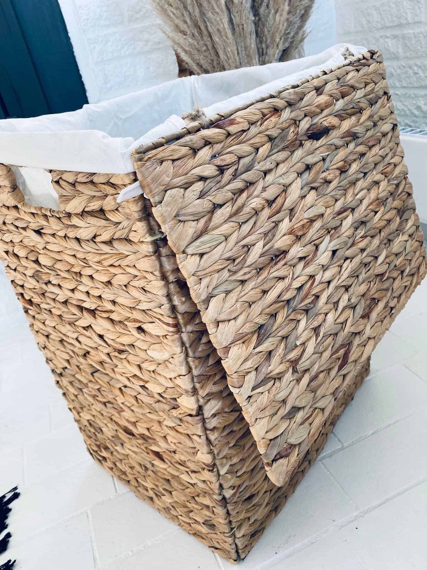 Vasketøjskurv med låg og inderpose - VIAMAJA.DK