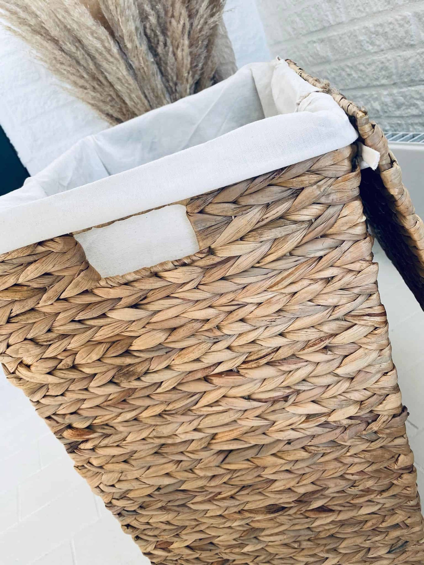 Vasketøjskurv med låg og inderpose - VIAMAJA.DK