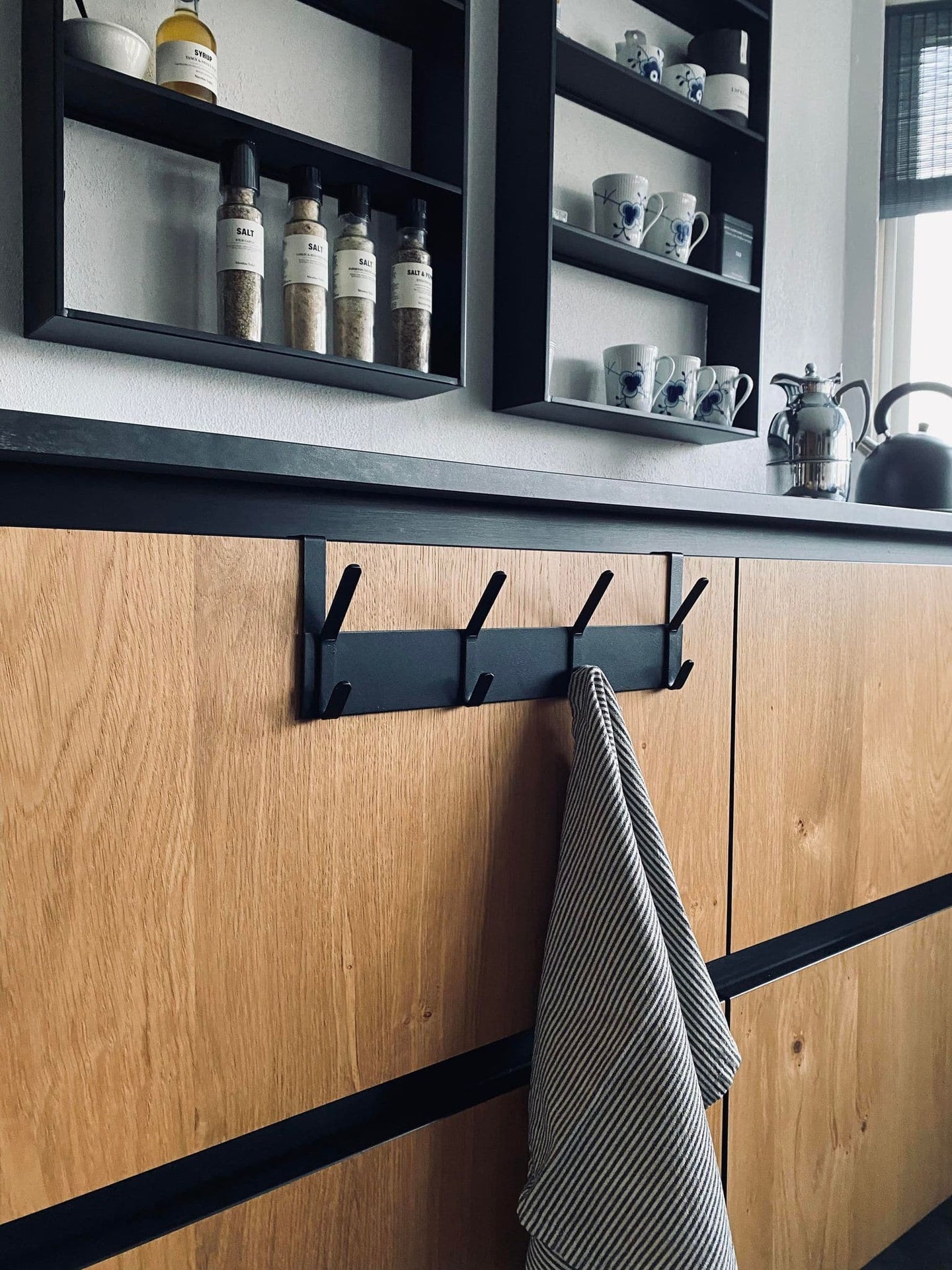 VIAMAJA ophæng til låge / skuffe - Sort - VIAMAJA.DK