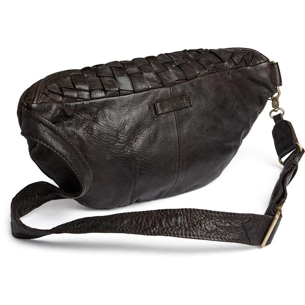 Warsaw bumbag i handflätat skinn - Dark Brown