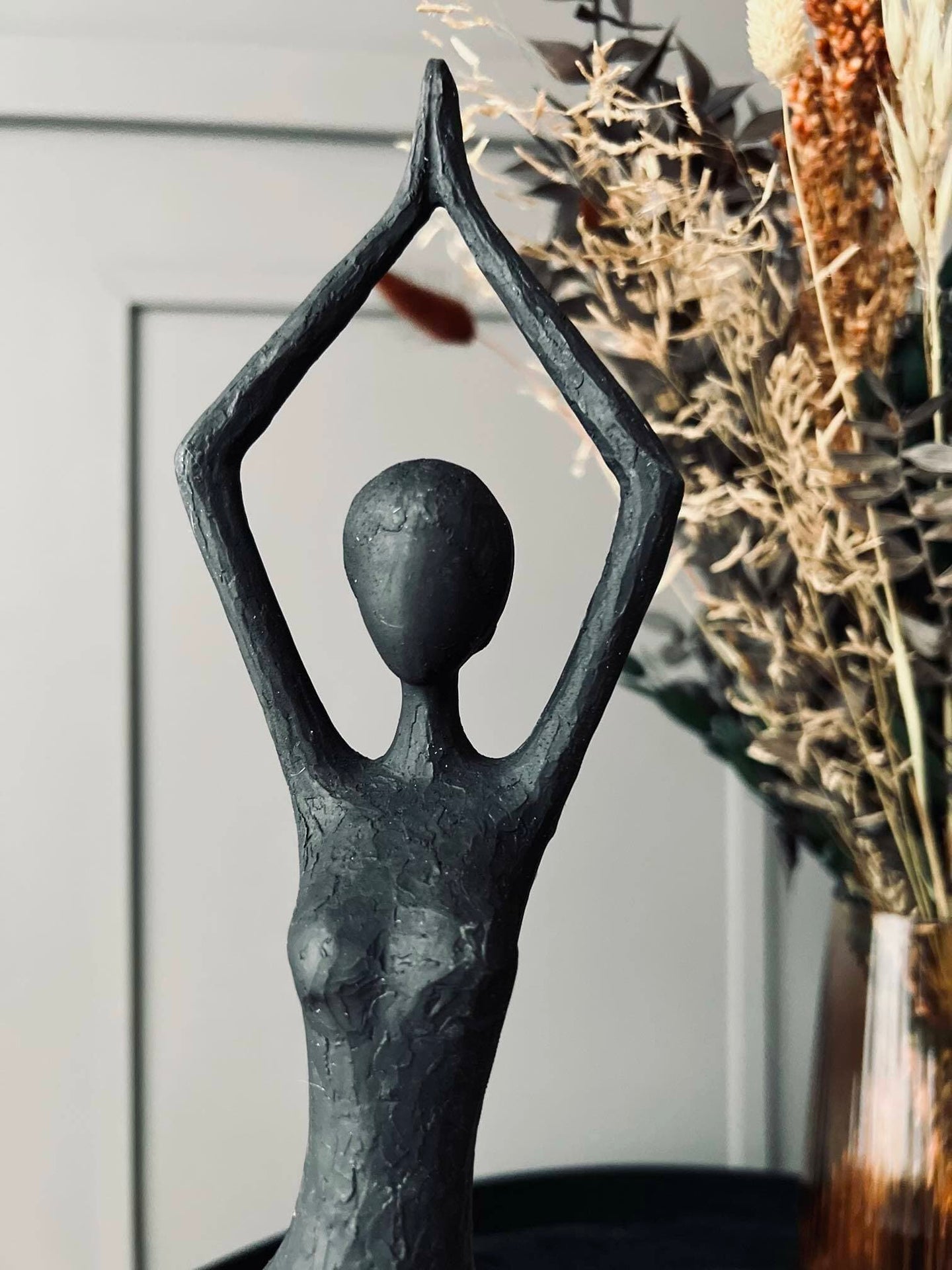 YOGA - Black Lady No.2 - VIAMAJA.DK