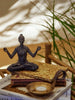 YOGA i mörk harts