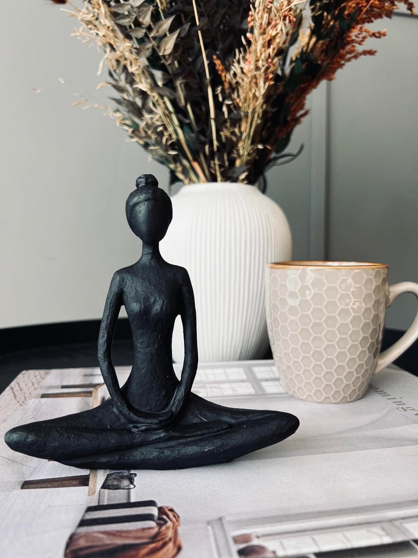 YOGA - Small black Lady - VIAMAJA.DK