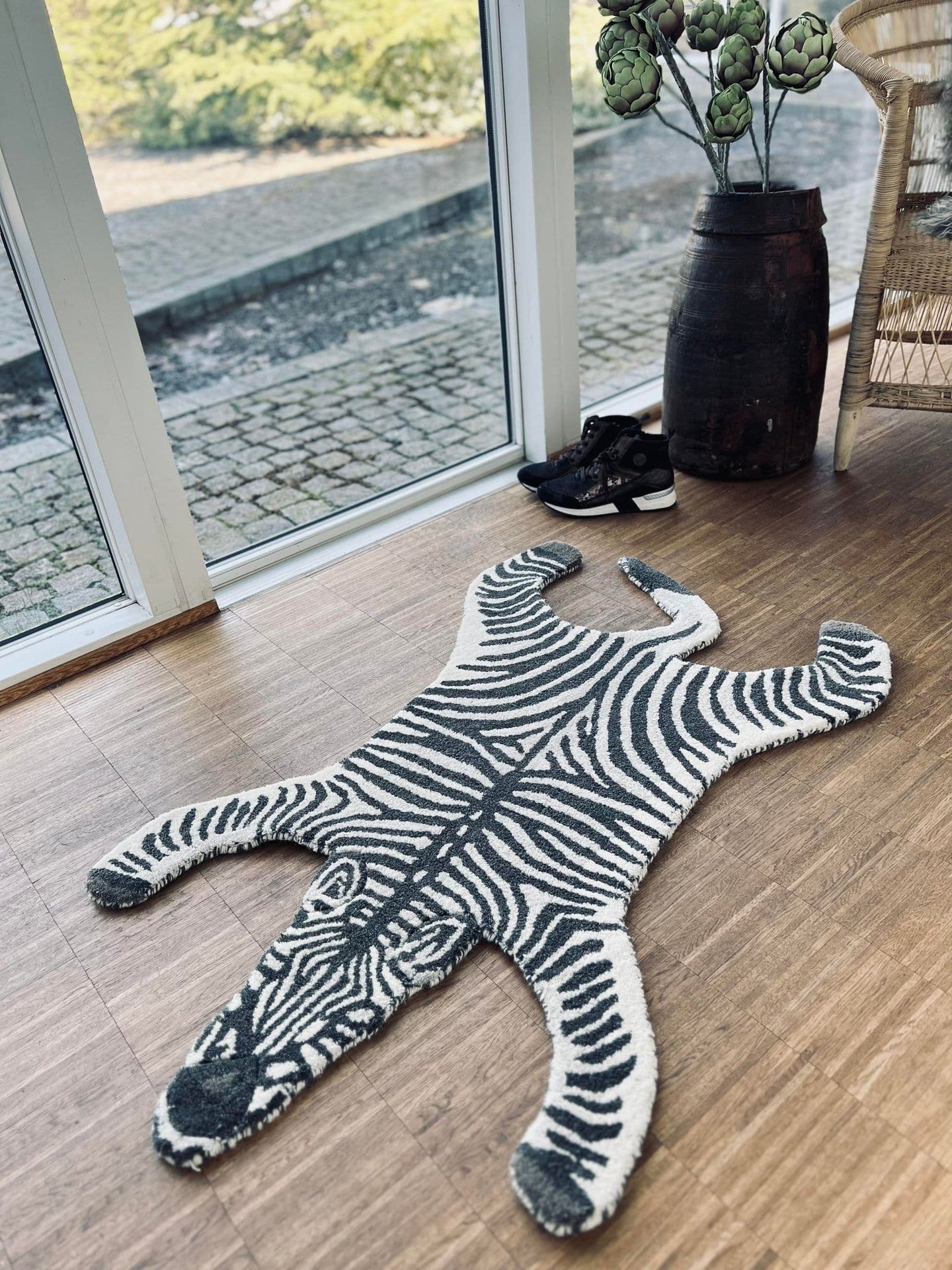 ZEBRA TÆPPE I ULD - 68X113CM - VIAMAJA.DK