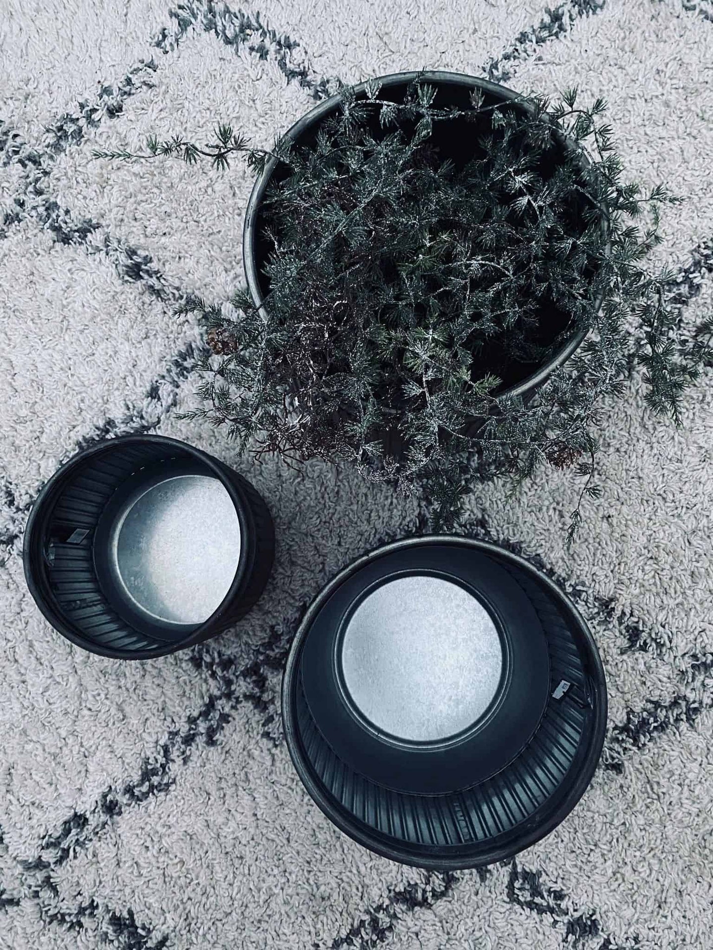 Zink potte med riller – Lille - VIAMAJA.DK