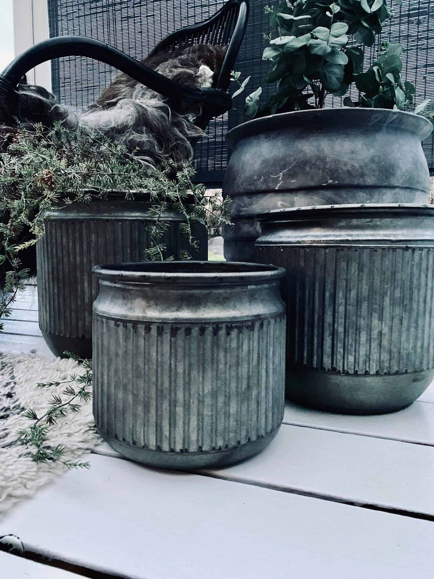 Zink potte med riller – Lille - VIAMAJA.DK