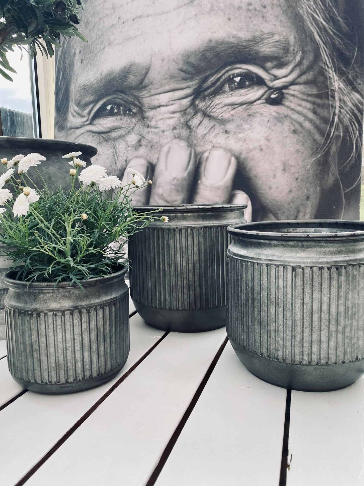 Zink potte med riller – Lille - VIAMAJA.DK